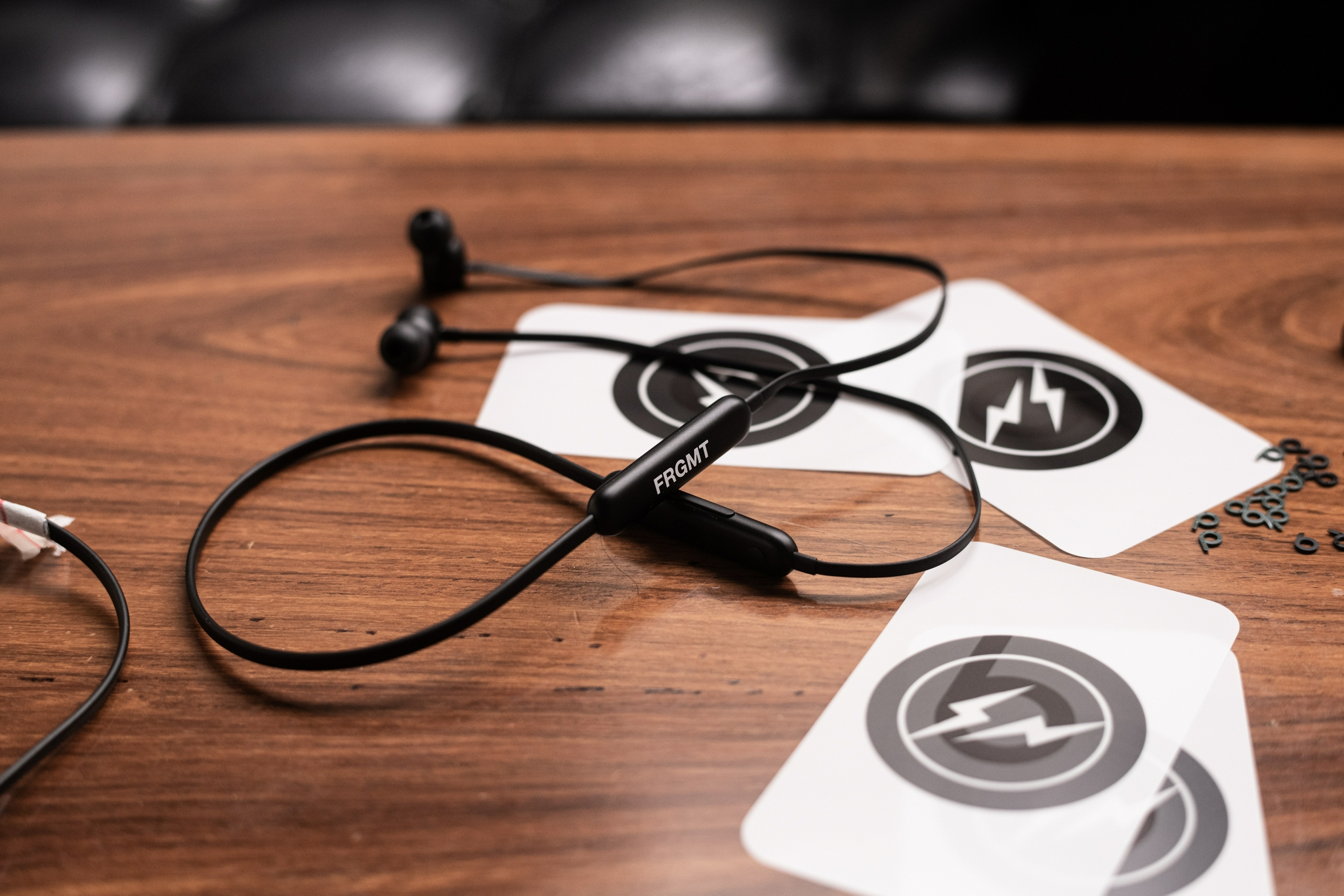 beats发布限量款beats flex无线耳机:联名fragment,售价449元__财经头