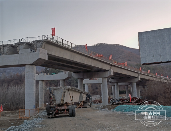 集安至桓仁高速公路冬季施工正在火热进行