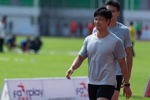 想上苏炳添的课吗？学生被安排新作业，挑战9秒83，你跑多少米？休闲区蓝鸢梦想 - Www.slyday.coM