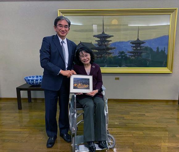 张海迪出席日本驻华大使馆东京残奥会庆祝活动休闲区蓝鸢梦想 - Www.slyday.coM