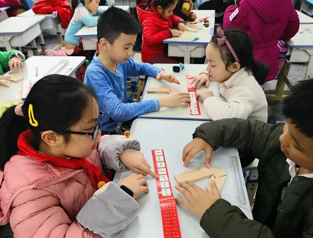 德精小学课堂(央广网发 渝中区教委供图)