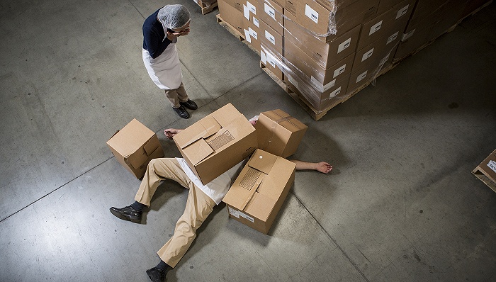 比亚迪被曝员工连夜加班在出租屋猝死，工伤认定目前有待商榷休闲区蓝鸢梦想 - Www.slyday.coM