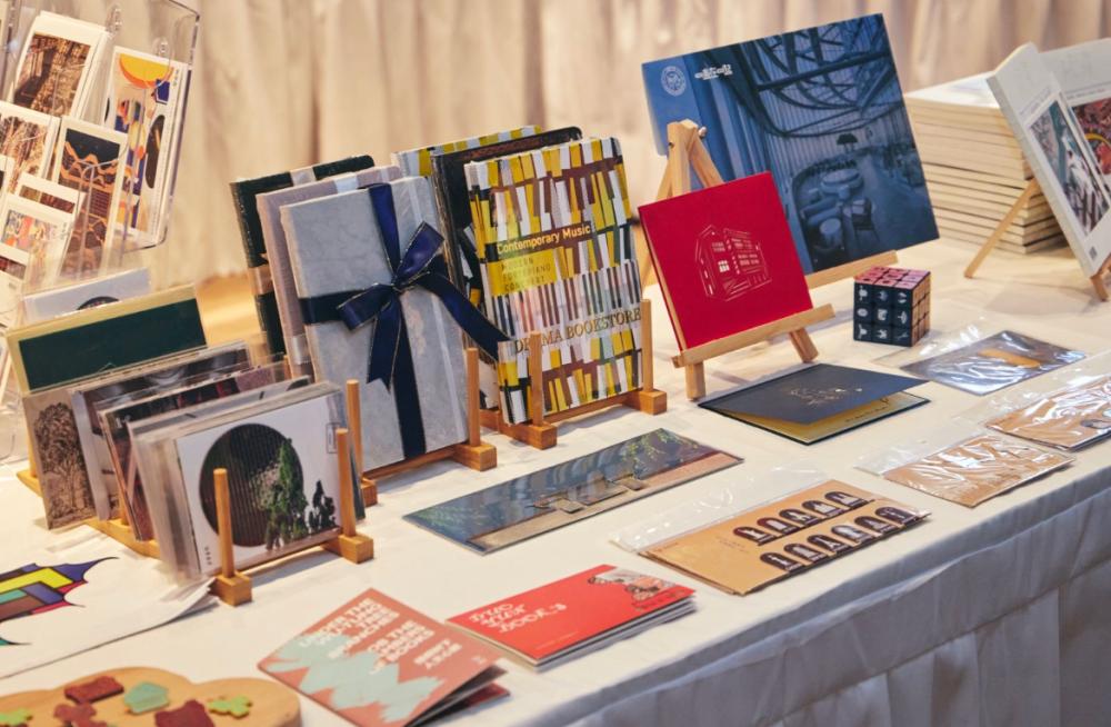 除了杯子笔笔记本老三样书店文创还能有什么花样