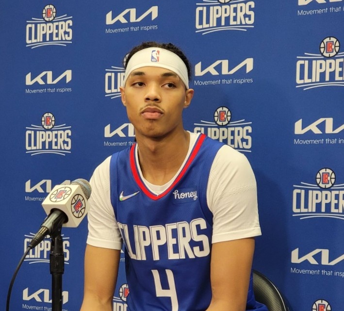 nba常规赛,快船主场战胜马刺,赛后快船球员布兰登-波士顿接受了采访