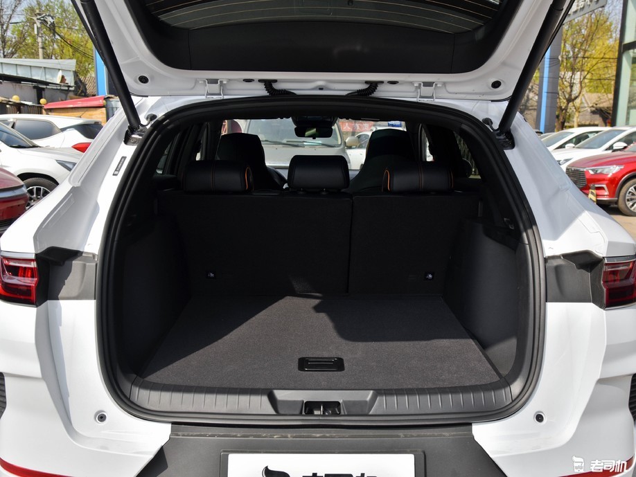 这款车还不错 小哥带你一起看比亚迪宋plus新能源