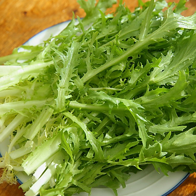 美味的凉拌苦菊