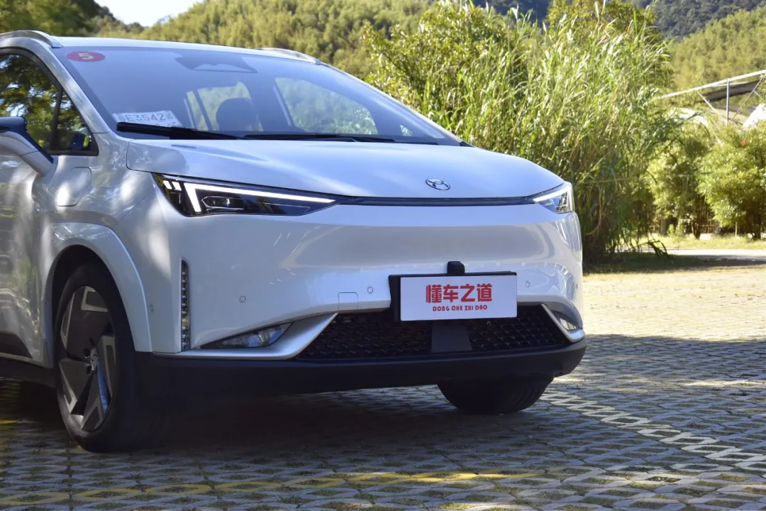 试驾合创z03小车大用途