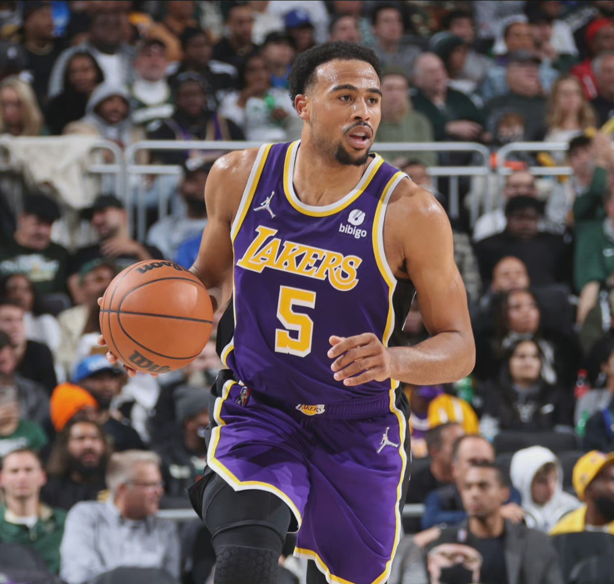 千万年薪太划算了小塔克进化成詹姆斯复出后场均23分