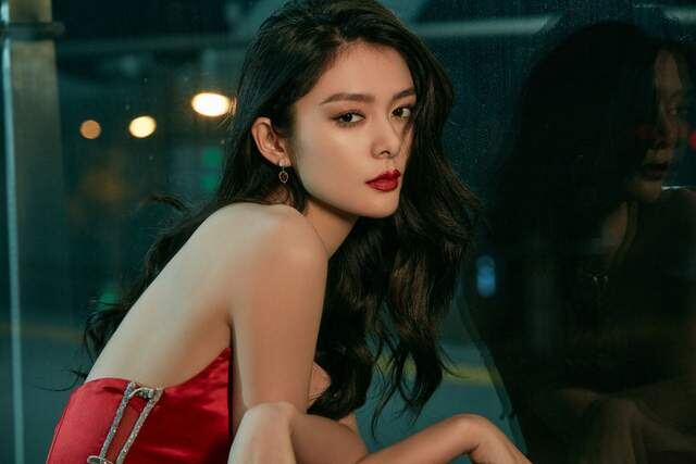 太灾难！ELLE红毯取消，明星熬了六个小时，脱妆塌发眼袋明显休闲区蓝鸢梦想 - Www.slyday.coM