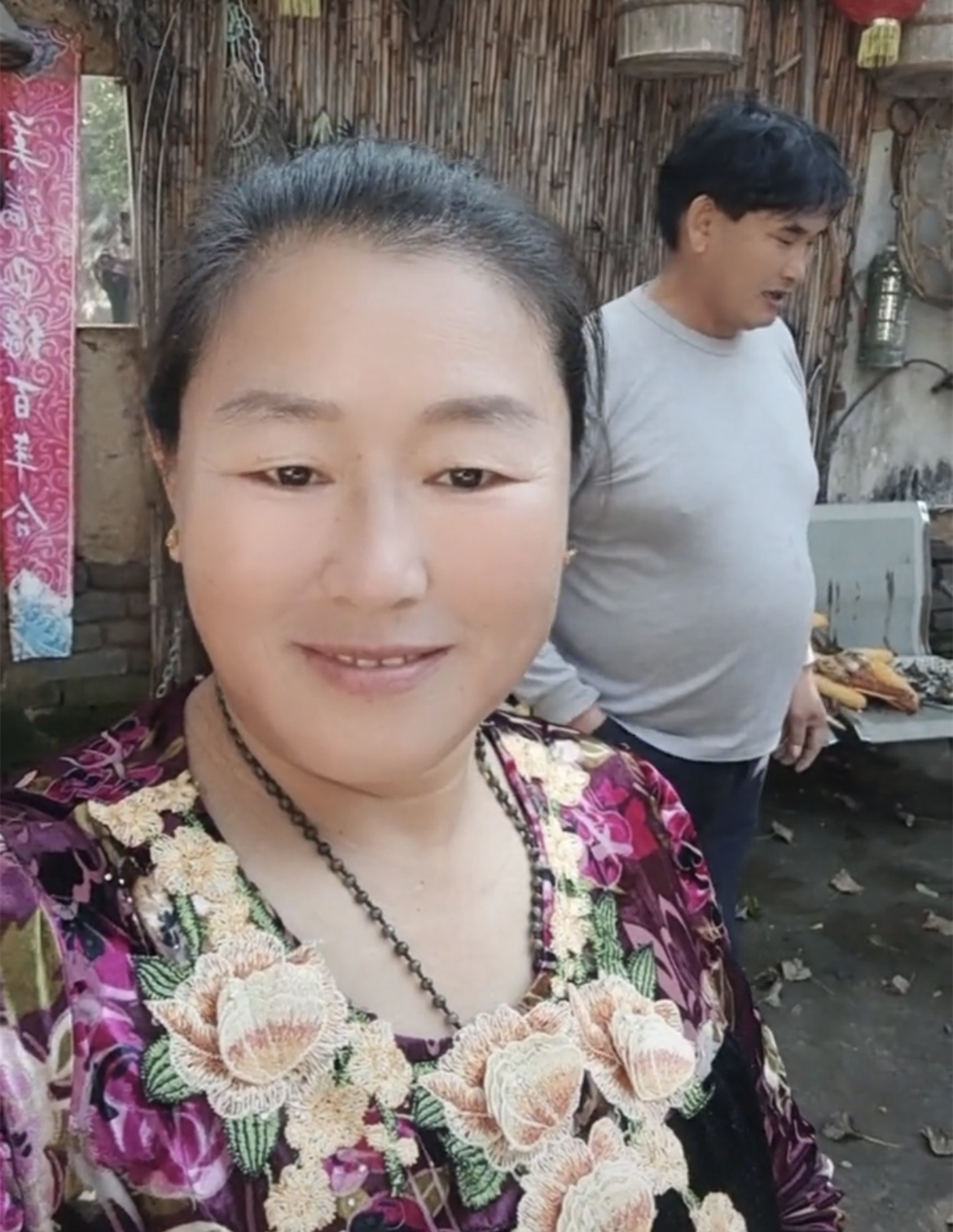 大衣嫂回应儿媳陈亚男道歉,孩子的事大人不会参与,祝福俩孩子