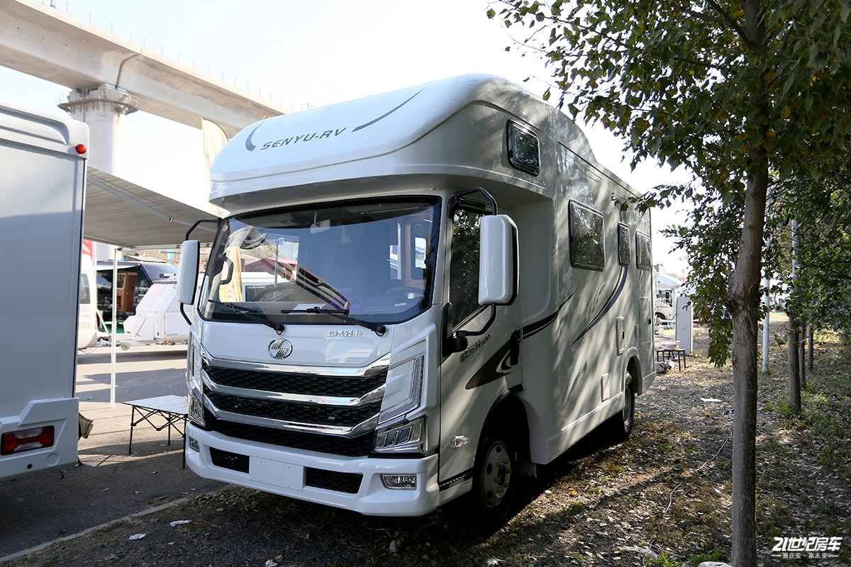 内饰格局表现优异通舱设计的森宇跃进h500畅享版房车