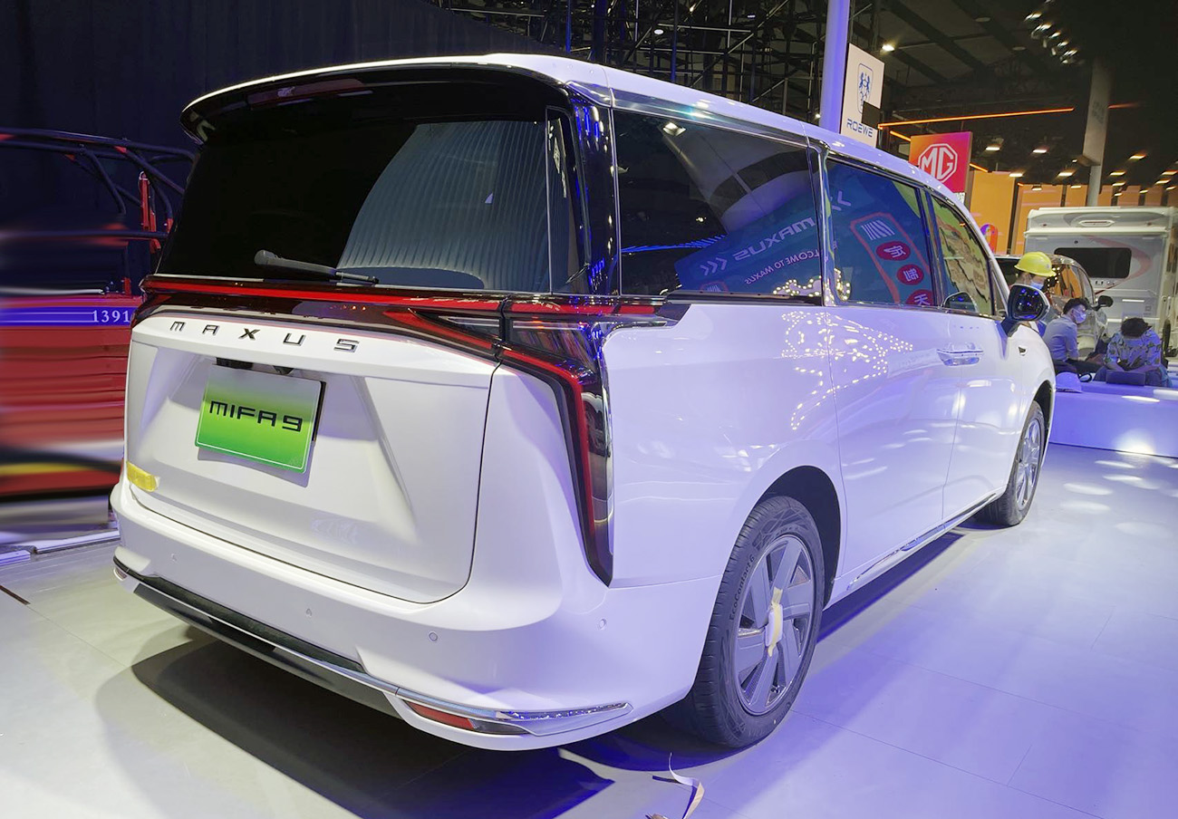 上汽大通新款mpv实车外观很前卫时尚双侧滑门尺寸超gl8