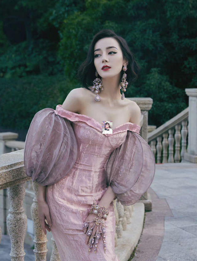 太灾难！ELLE红毯取消，明星熬了六个小时，脱妆塌发眼袋明显休闲区蓝鸢梦想 - Www.slyday.coM