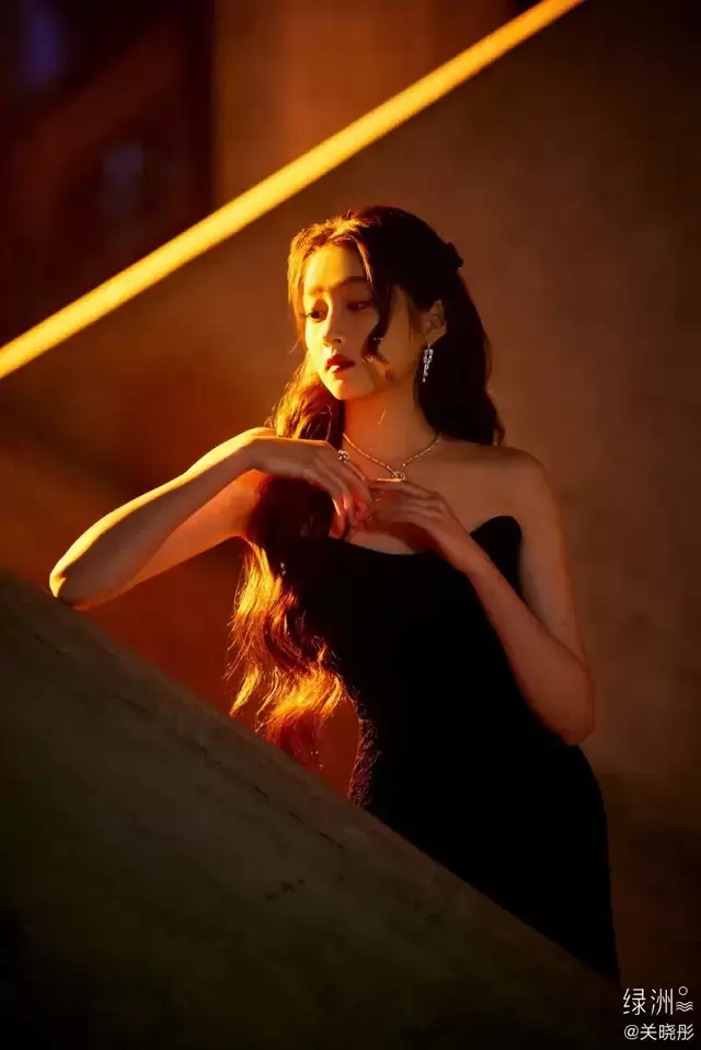 太灾难！ELLE红毯取消，明星熬了六个小时，脱妆塌发眼袋明显休闲区蓝鸢梦想 - Www.slyday.coM