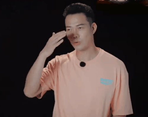 自己还给表情包配音……|表情包|谢天华_新浪新闻