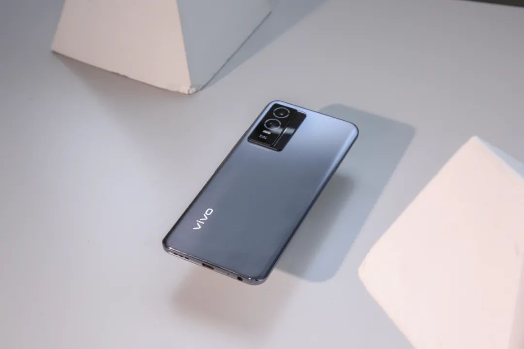 【图赏】vivo y76s 『星夜黑』版上手实拍__财经头条