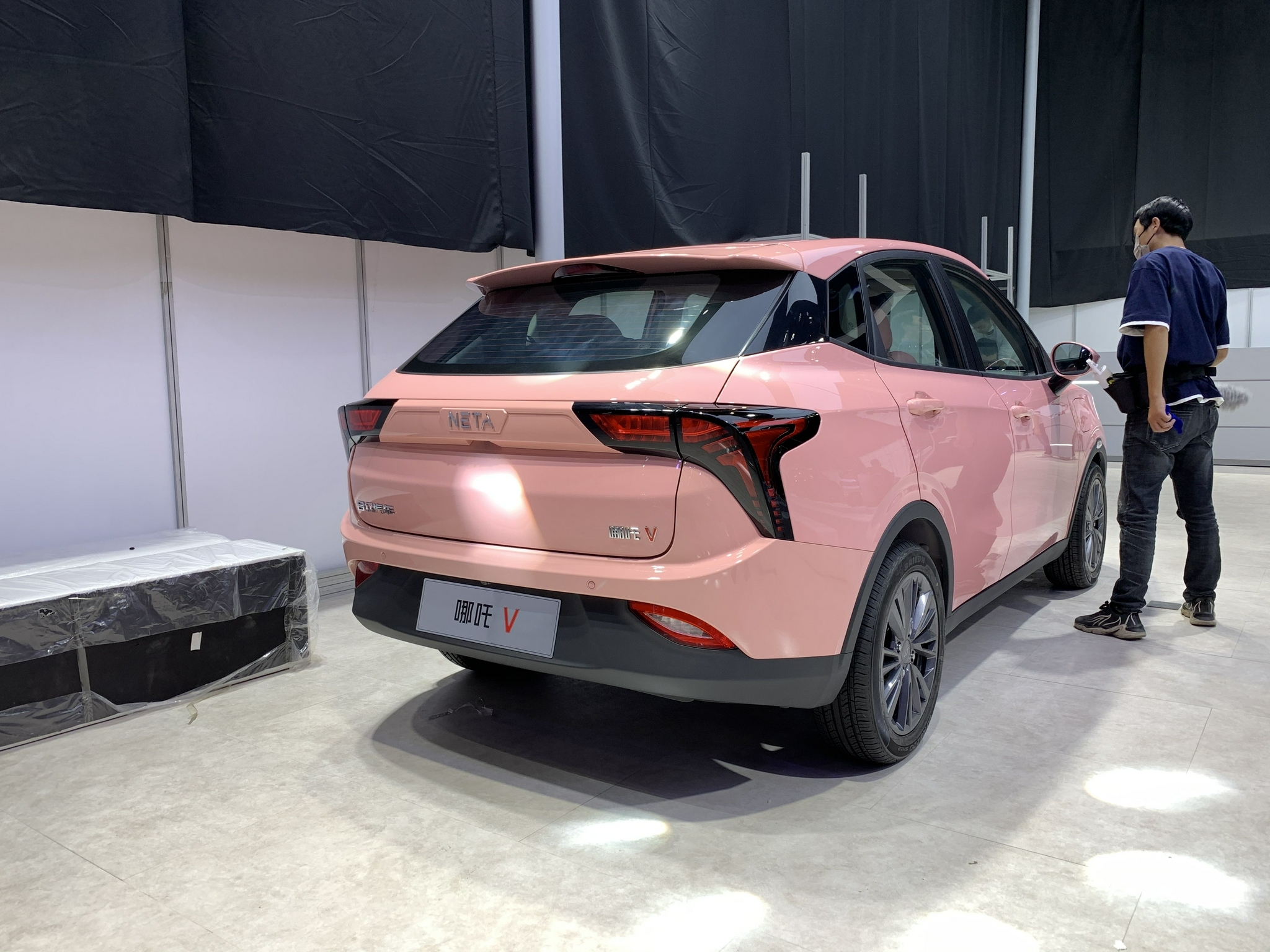 2021广州车展探馆:哪吒v魔女版