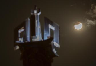 “超长待机”月偏食19日登场  将在全球多地上演休闲区蓝鸢梦想 - Www.slyday.coM