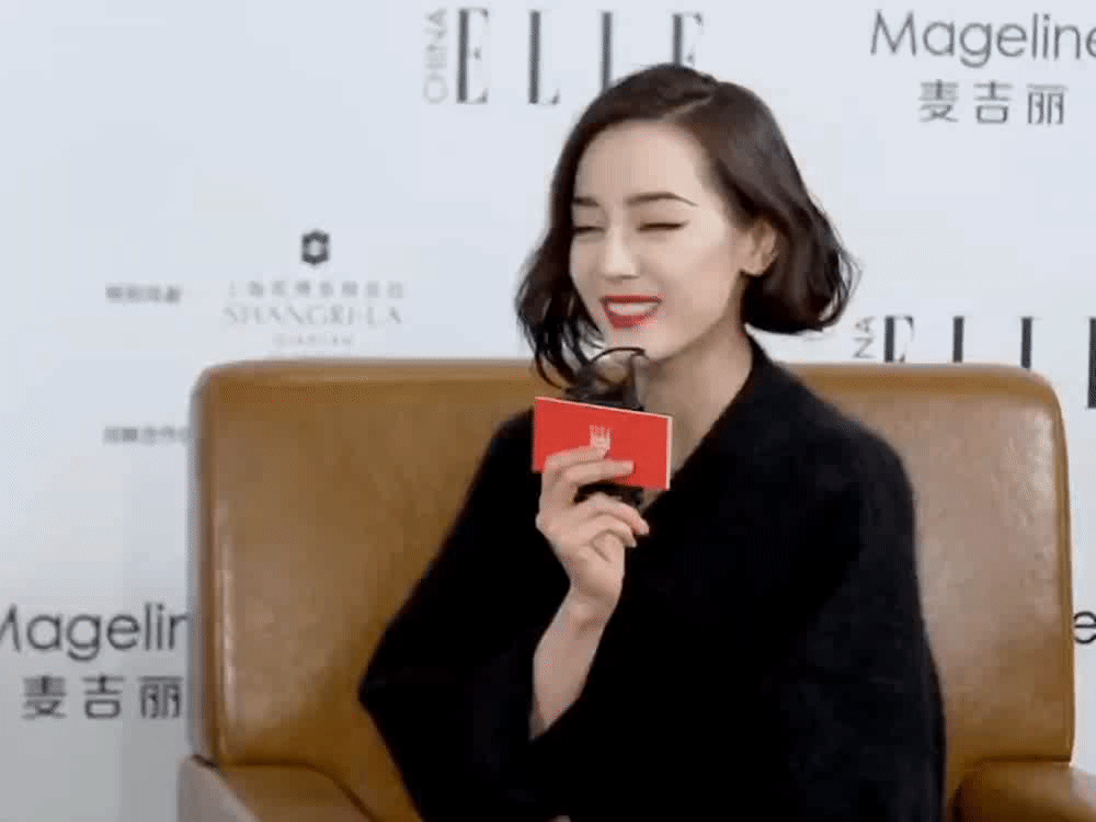 3天5套造型，迪丽热巴“美麻了”！新一代红毯赢家？休闲区蓝鸢梦想 - Www.slyday.coM