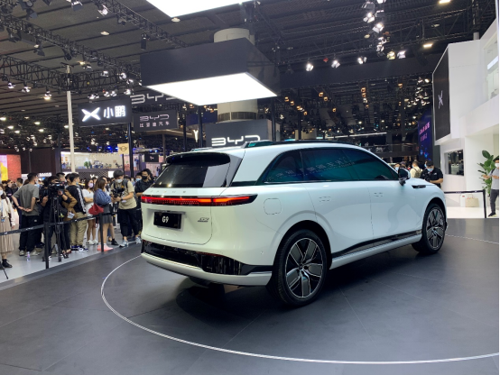 品牌首款纯电中大型suv小鹏g7广州车展震撼亮相