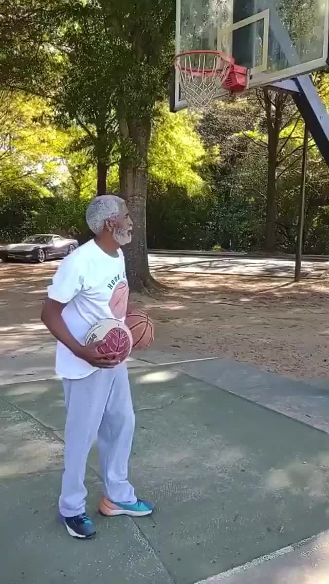 德鲁大叔别玩了篮网球迷喊你回去打球了