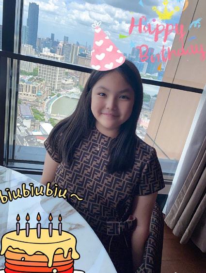 李湘晒女儿照片合集12岁王诗龄五官精致和妈妈越长越像