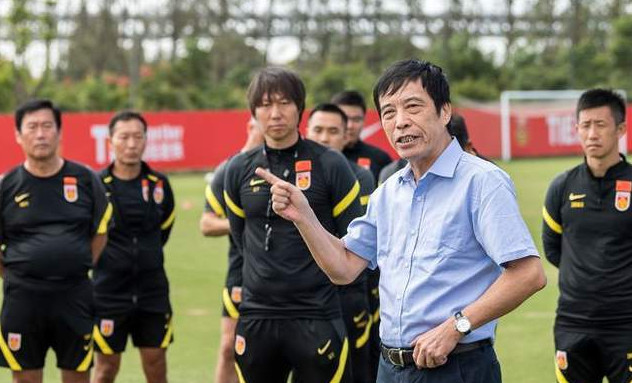 不竞聘的被选中,足协给出态度,名记曝光国足内情,李铁或将下课休闲区蓝鸢梦想 - Www.slyday.coM 不竞聘的被选中,足协给出态度,名记曝光国足内情,李铁或将下课休闲区蓝鸢梦想 - Www.slyday.coM