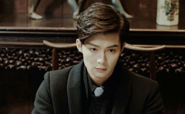 张日山跪张起灵是哪集张日山是谁演的