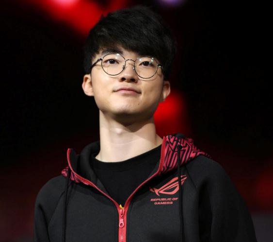 LPL怕吗?Faker续约失败Deft养老,LCK两队完成银河战舰剑指S12休闲区蓝鸢梦想 - Www.slyday.coM LPL怕吗?Faker续约失败Deft养老,LCK两队完成银河战舰剑指S12休闲区蓝鸢梦想 - Www.slyday.coM