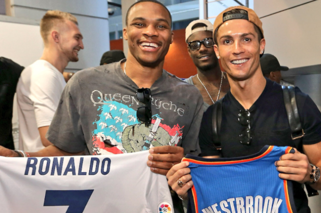 詹皇不输姚明 威少成后卫天花板|姚明|马克伊顿|后卫_新浪新闻