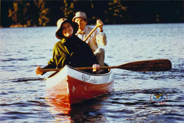 温馨的金色池塘30年前的家庭电影对亲情的思考让人动容