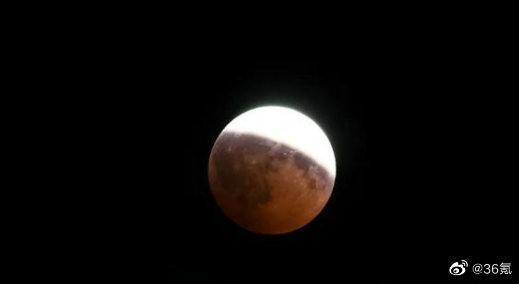 11月19日看月偏食，全程时长6小时又6分钟休闲区蓝鸢梦想 - Www.slyday.coM