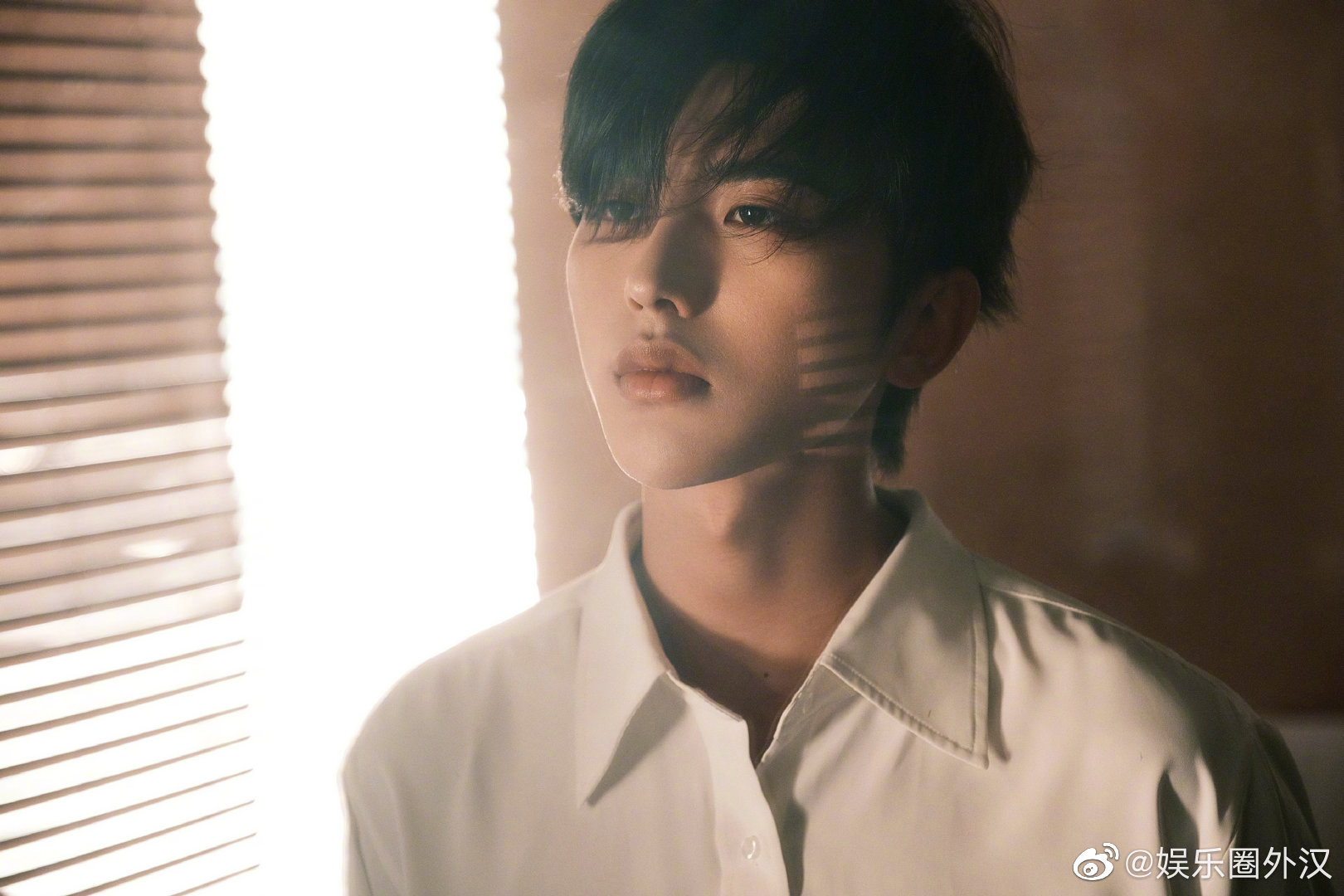 好苏啊 这下颌线 不看镜头是帅哥最后的温柔