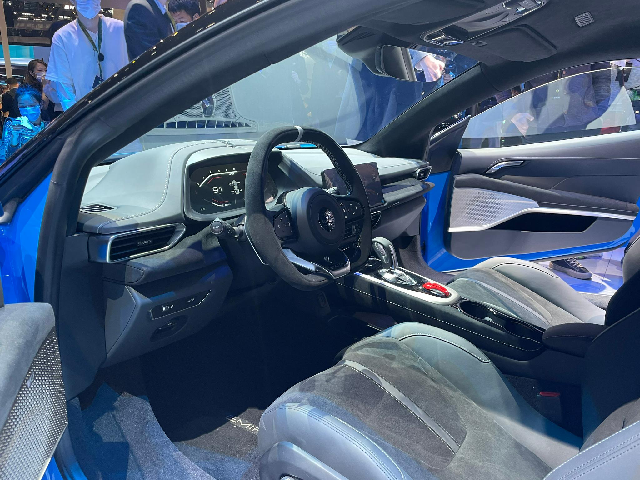 858万起的路特斯emira看起来非常猛