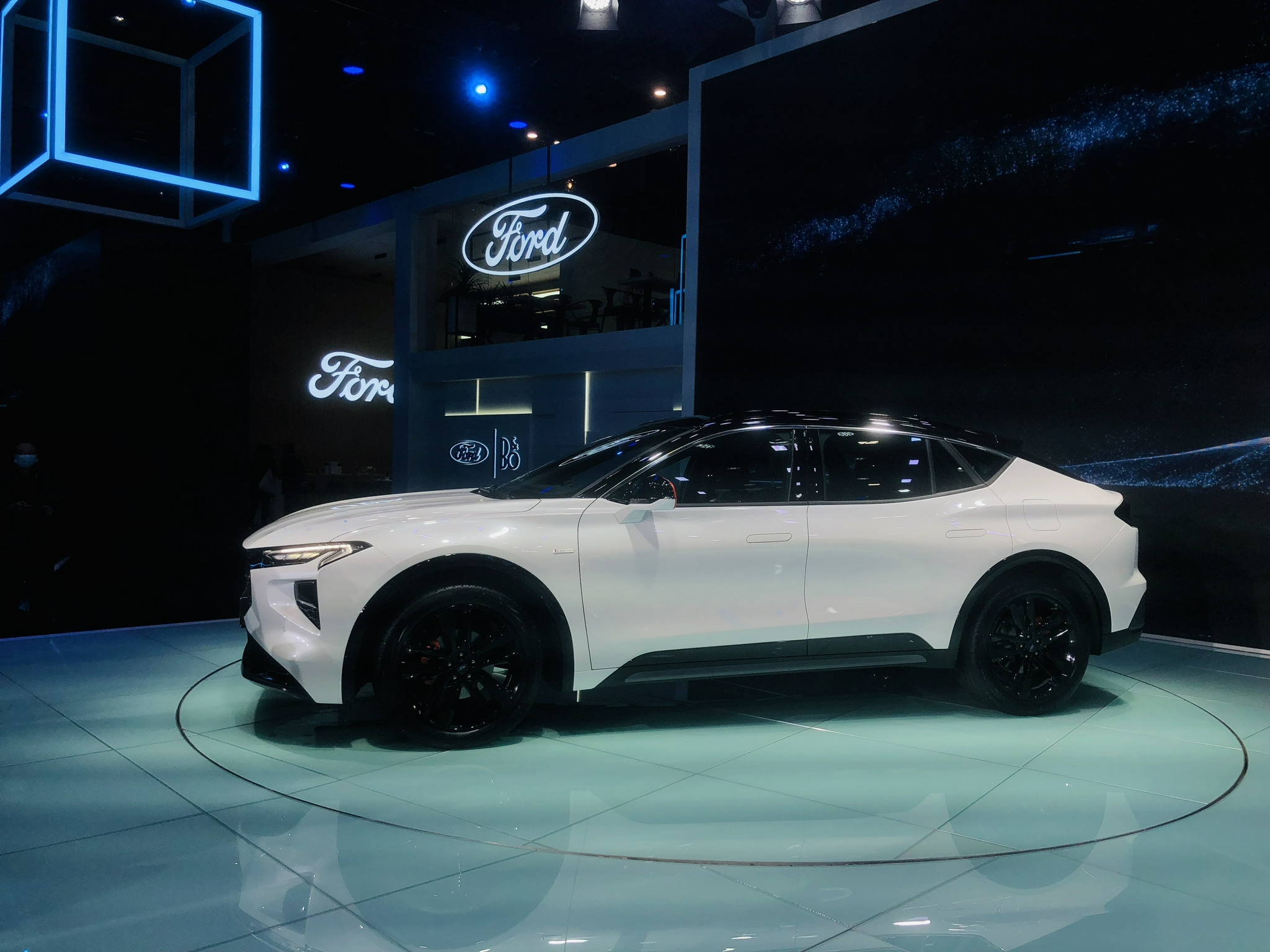 98万元,长安福特evos正式上市-新浪汽车