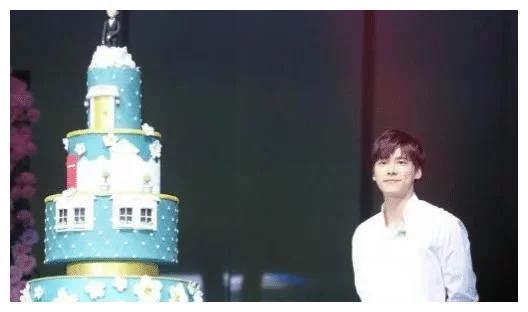 明星的生日蛋糕造型真是奇奇怪怪休闲区蓝鸢梦想 - Www.slyday.coM