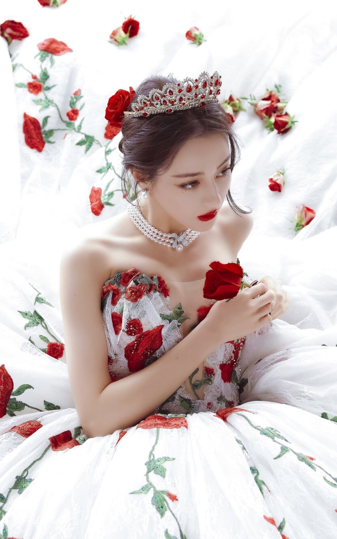 3天5套造型，迪丽热巴“美麻了”！新一代红毯赢家？休闲区蓝鸢梦想 - Www.slyday.coM