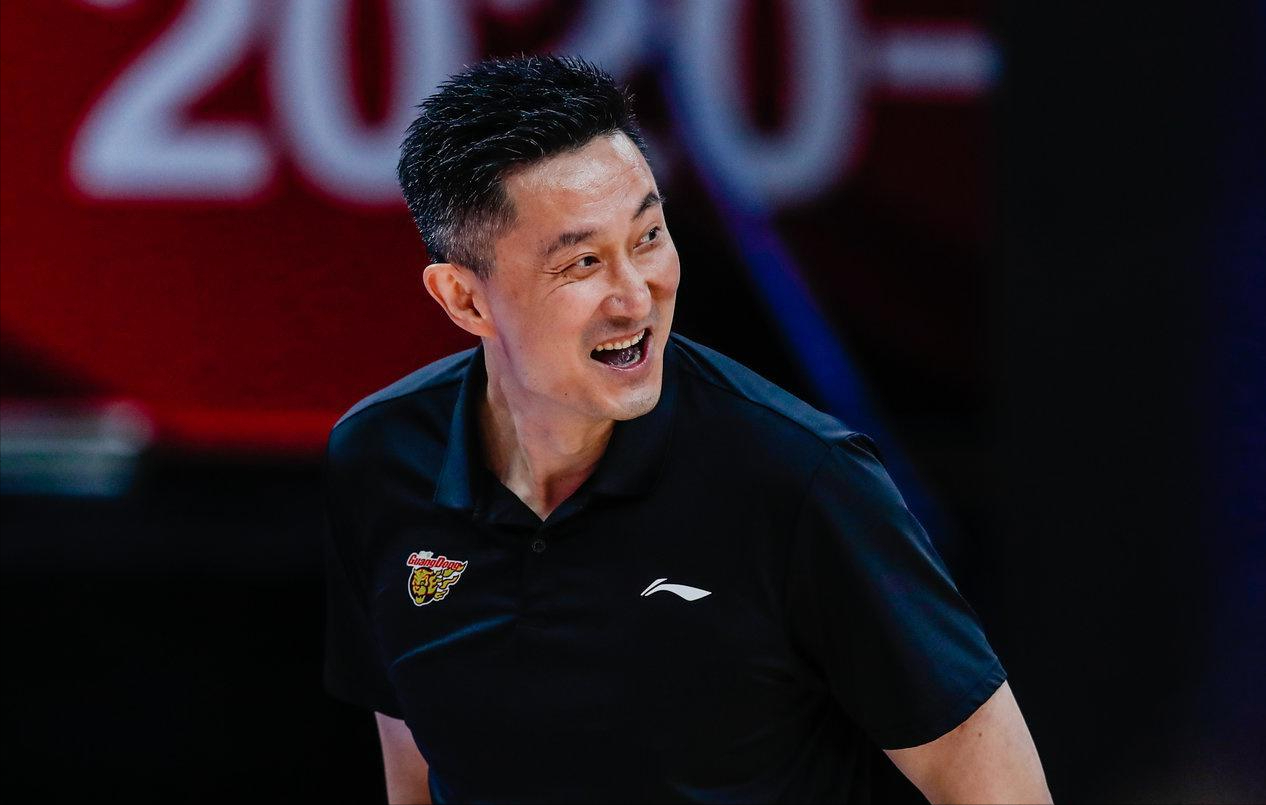 cba三冠王迎回功勋外援杜峰吃下定心丸辽篮做好迎战准备