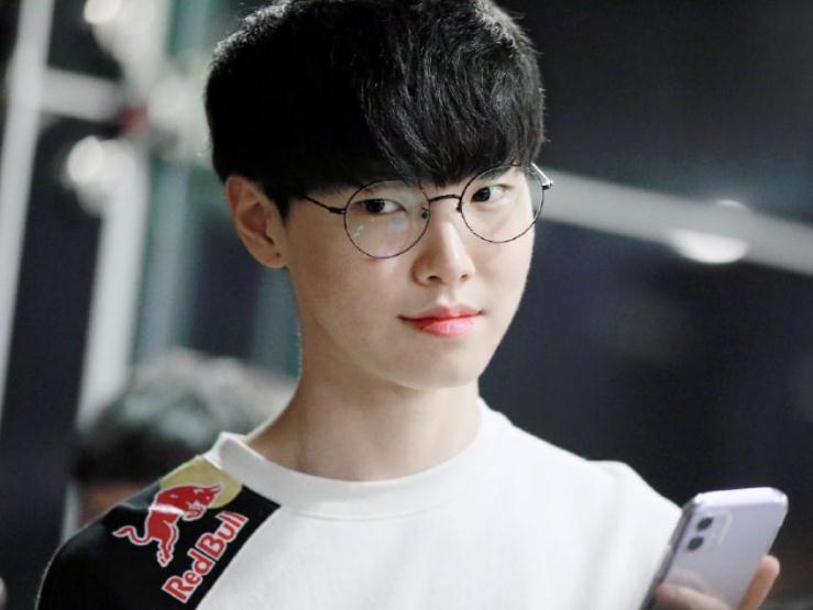 LPL怕吗?Faker续约失败Deft养老,LCK两队完成银河战舰剑指S12休闲区蓝鸢梦想 - Www.slyday.coM LPL怕吗?Faker续约失败Deft养老,LCK两队完成银河战舰剑指S12休闲区蓝鸢梦想 - Www.slyday.coM