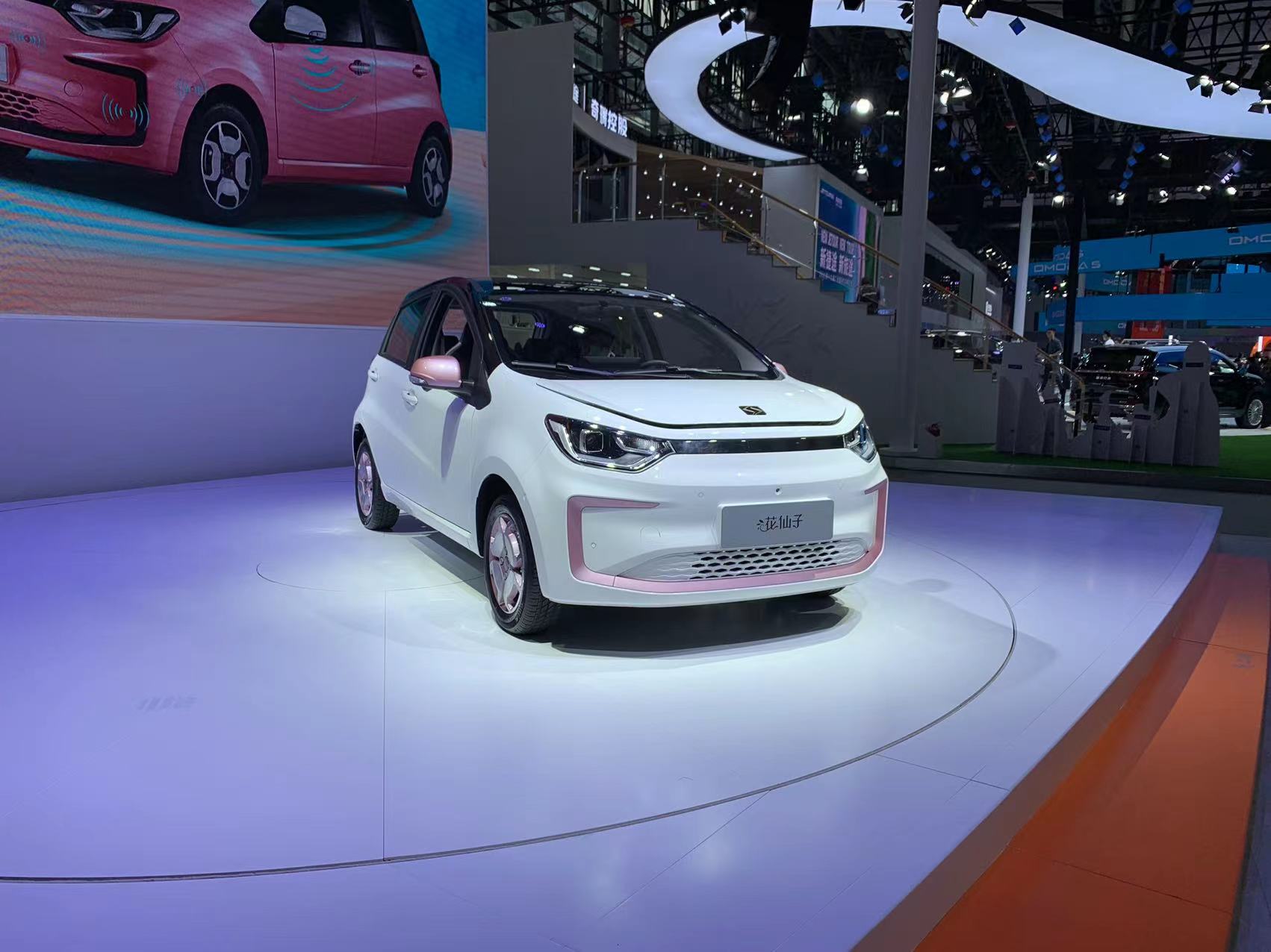 广州车展:搭载智能泊车,召唤功能,思皓e10x花仙子款正式上市-新浪汽车