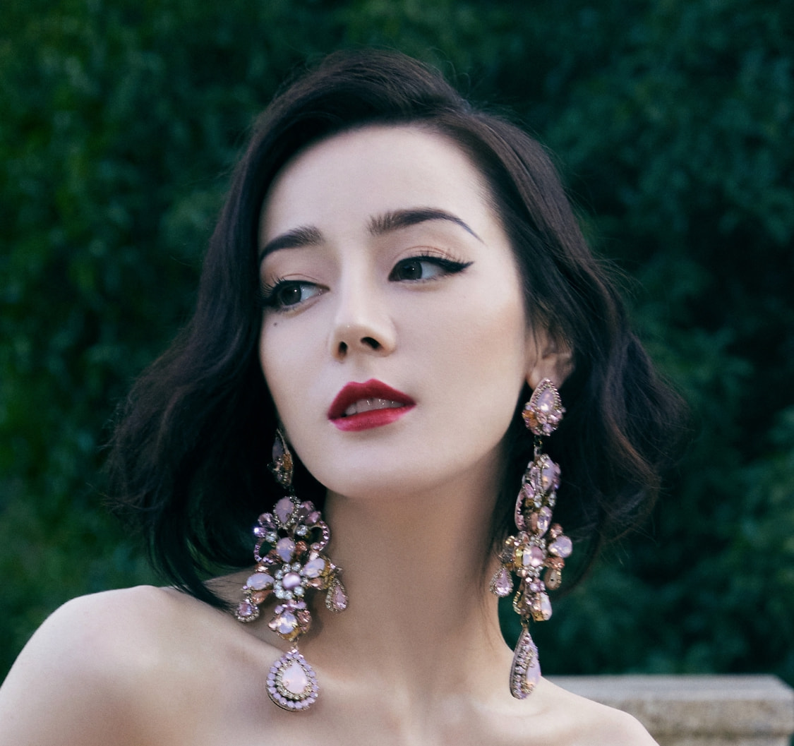 3天5套造型，迪丽热巴“美麻了”！新一代红毯赢家？休闲区蓝鸢梦想 - Www.slyday.coM