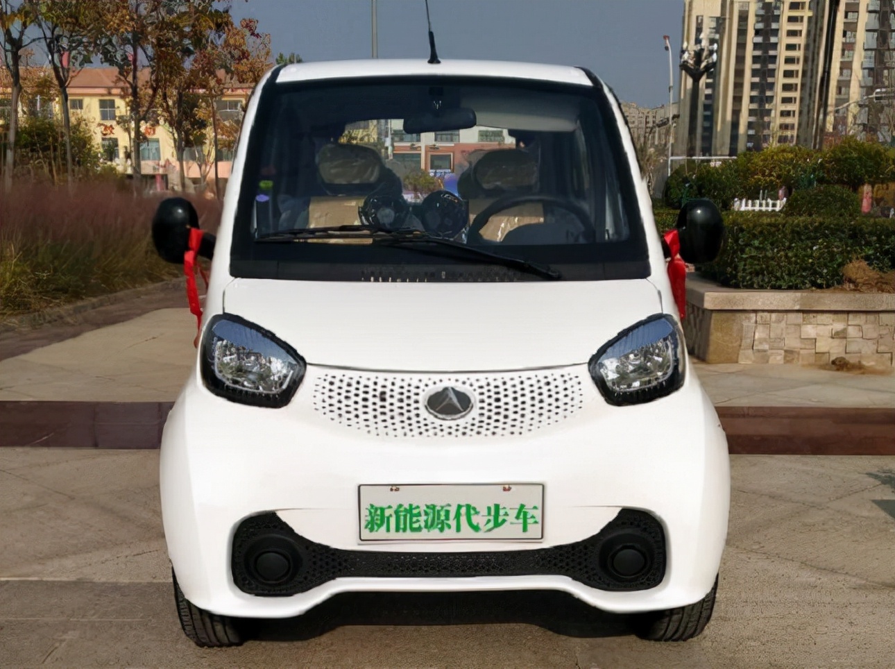 老年人爱用的低速四轮电动车充电一次能跑多远老师傅来告诉你