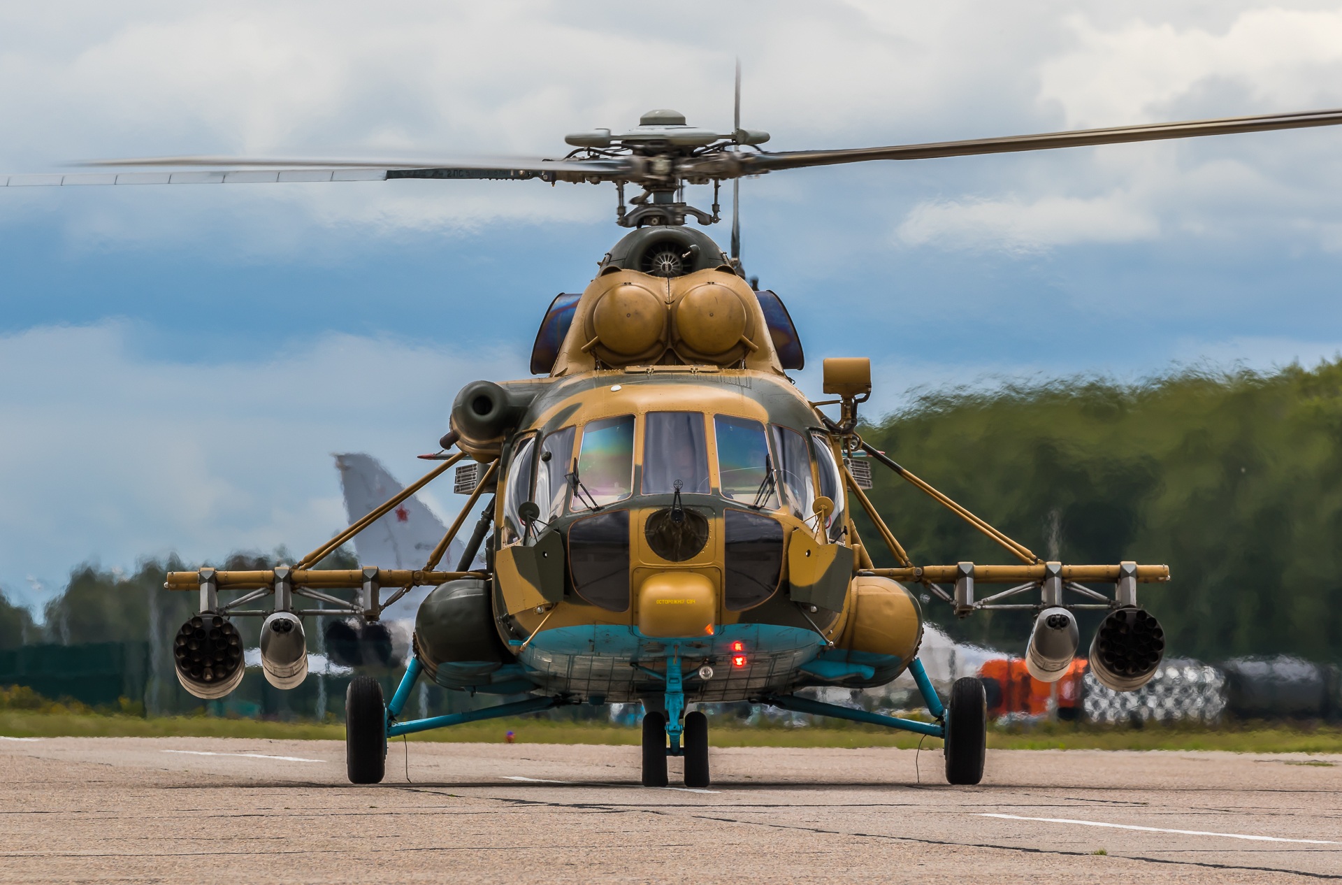 多种型号,其中最为关注的是1993年研制成功的米-171sh武装运输直升机