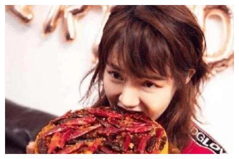 明星的生日蛋糕造型真是奇奇怪怪休闲区蓝鸢梦想 - Www.slyday.coM