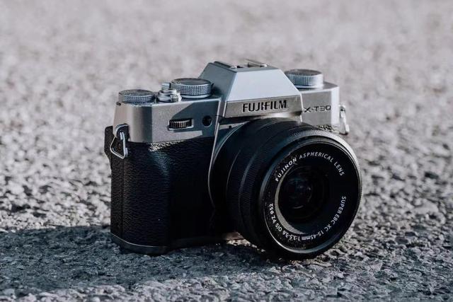 轻巧的高性能富士无反相机推荐