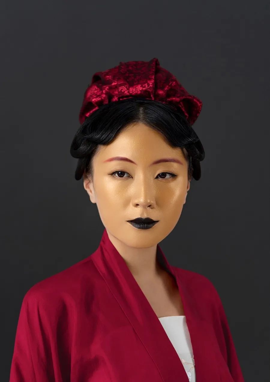 这个看起来怪里怪气的病态妆容在汉代都城中非常流行