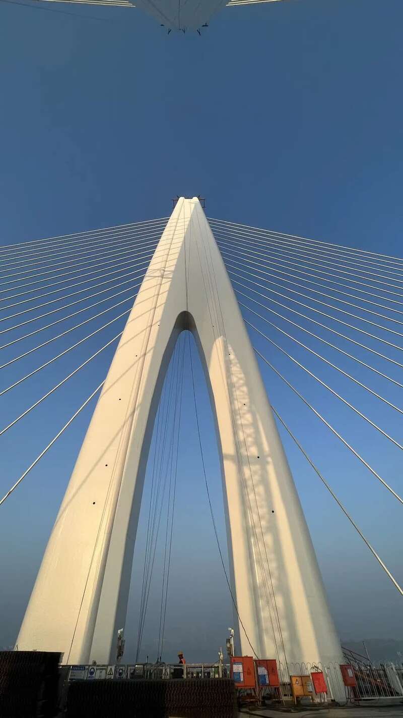 国内在建最宽扁平钢箱梁桥梁阜裕大桥主跨合龙|阜阳市_新浪新闻