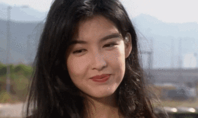 一笑遮百丑?露出笑容后,谁还会注意黎姿的短下巴和朱茵的黑黄皮