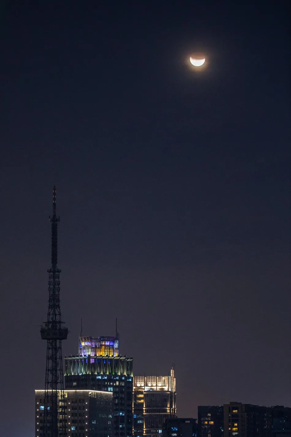 超长待机的"血月"600年一遇|月亮_新浪财经_新浪网