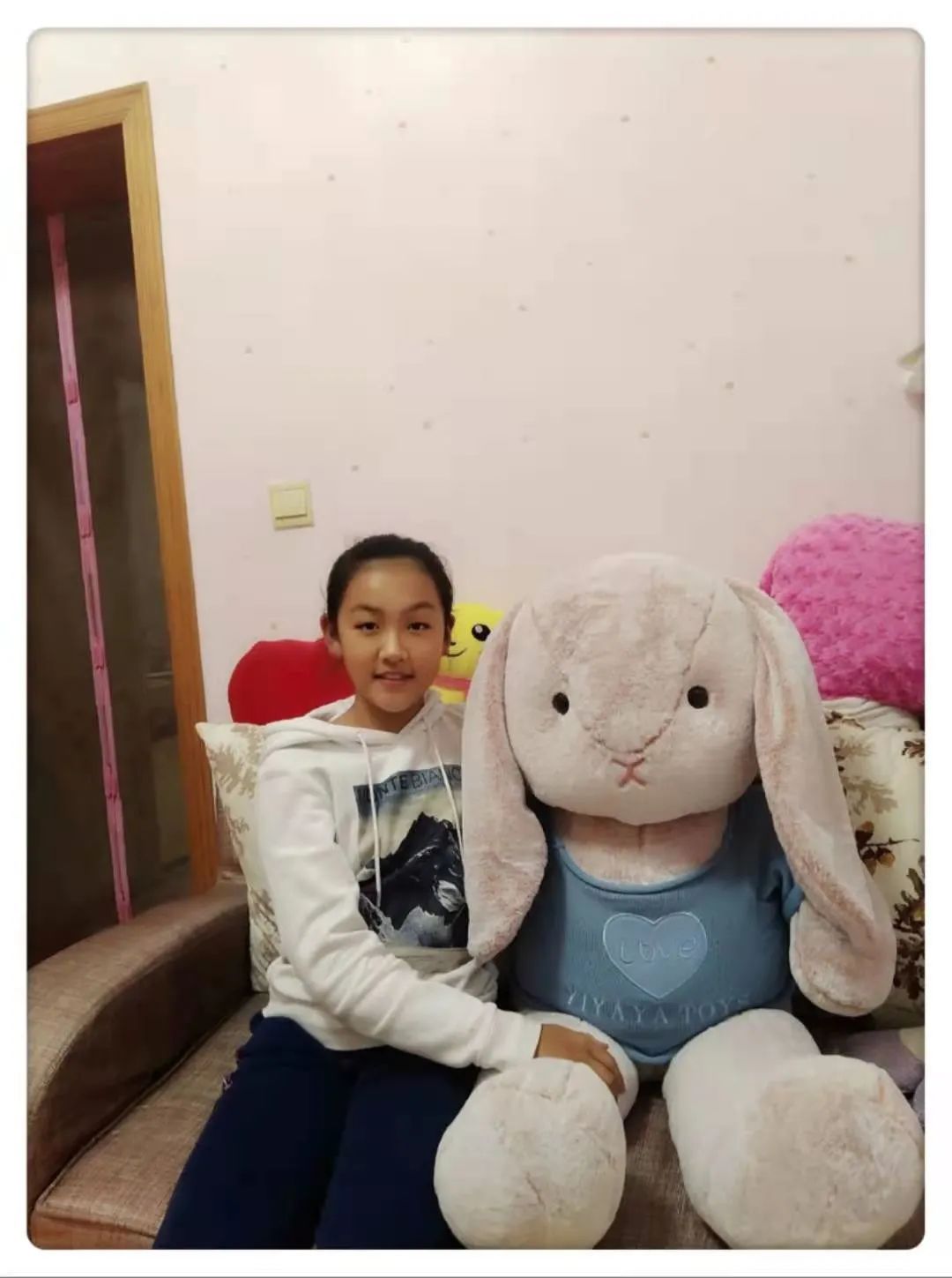 指导老师 沈雪八卦洲中心小学五(3)班 倪睿希红盆里的"苦叫"郊区的